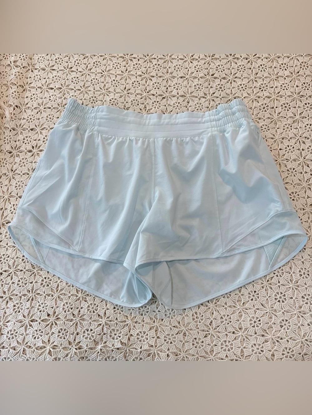 Lululemon HR Hotty Hot shorts - size 12 - 4” inseam - pale blue (Ocean Air?)